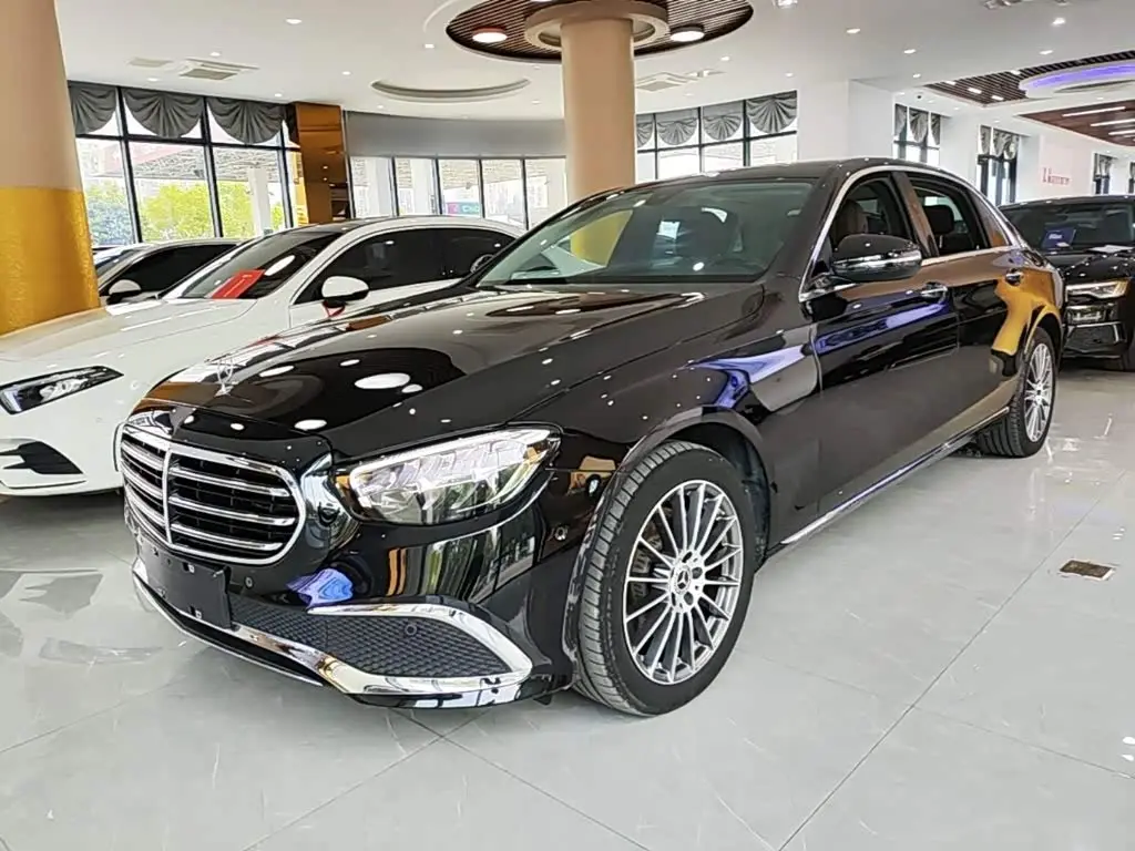 Mercedes-Benz E-Class 2024 — Фото 1/20