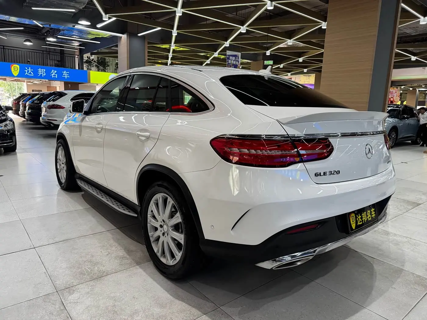 Mercedes-Benz GLE Coupe 2017 — Şəkil 15/16