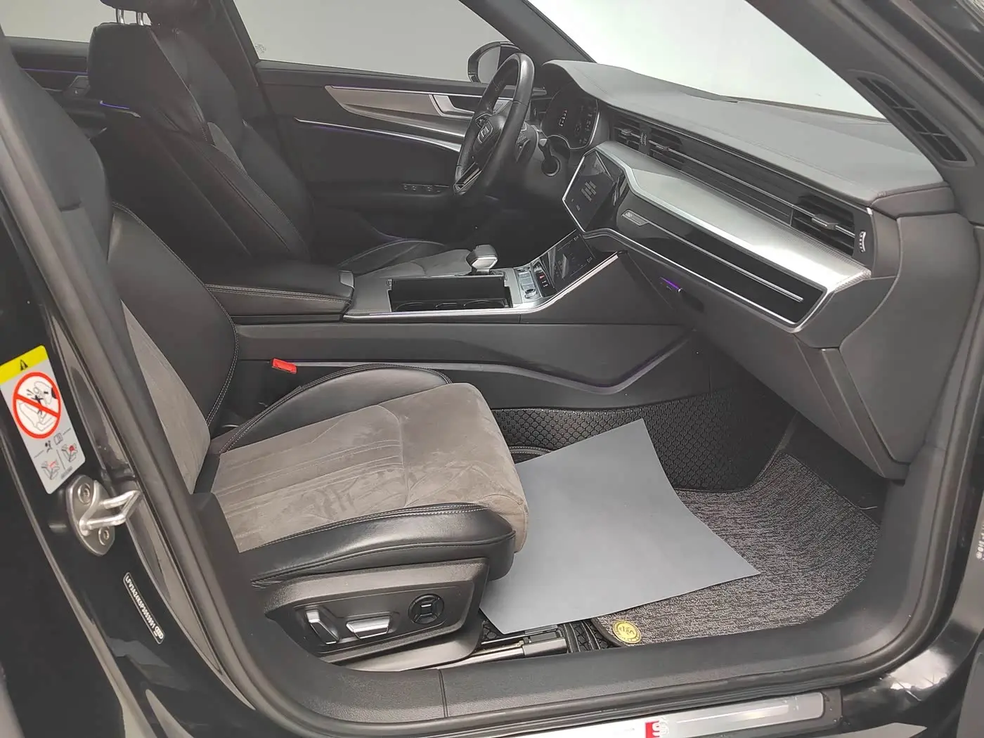Audi A6L 2023 — Photo 10/13