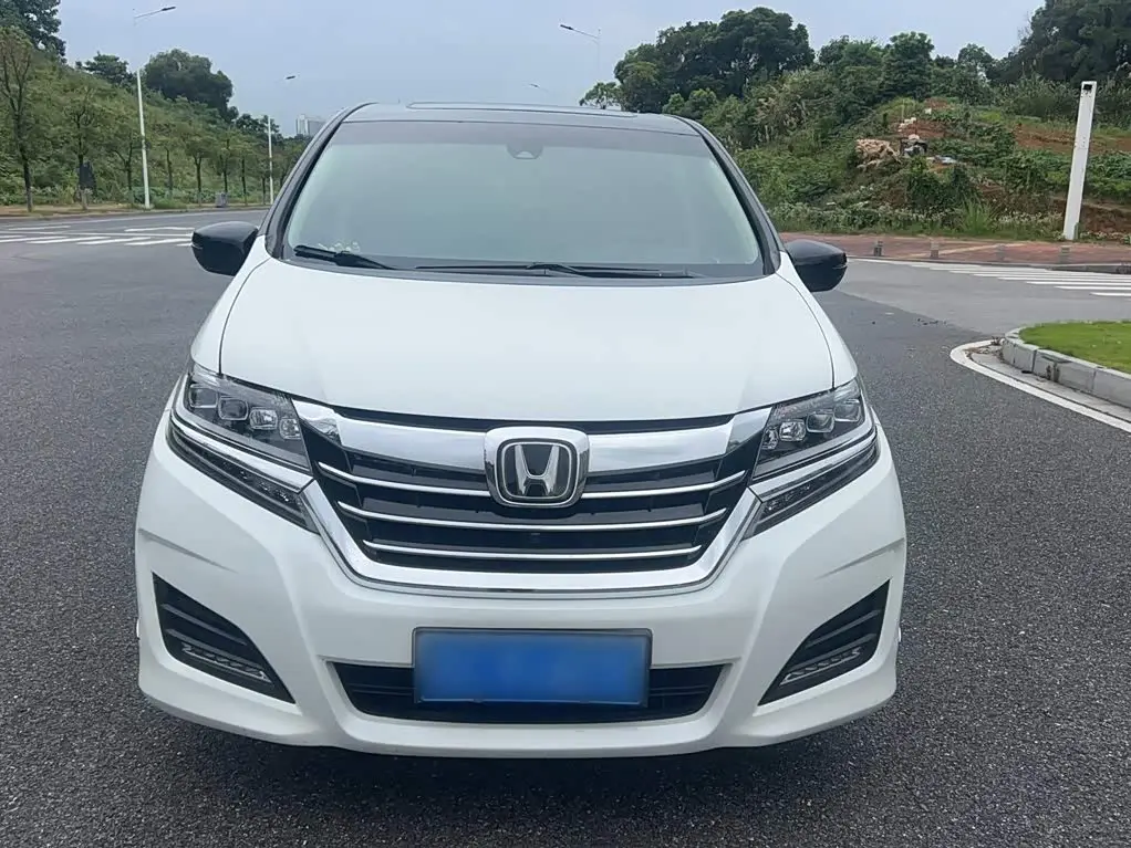 Honda Elysion 2019 — Photo 18/20