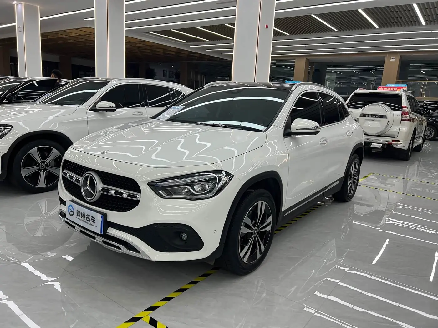 Mercedes-Benz GLA 2023 — Фото 1/16