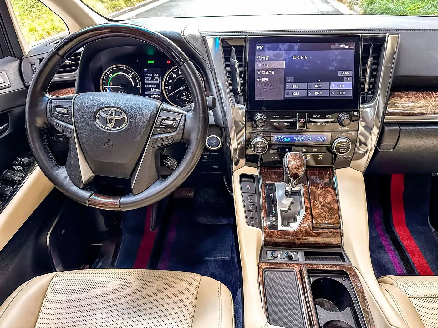 Toyota Alphard 2021 — Фото 10/18