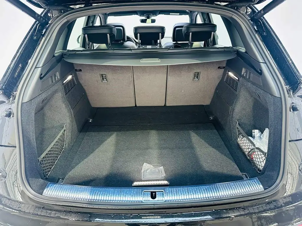 Audi Q5L 2022 — Photo 6/8