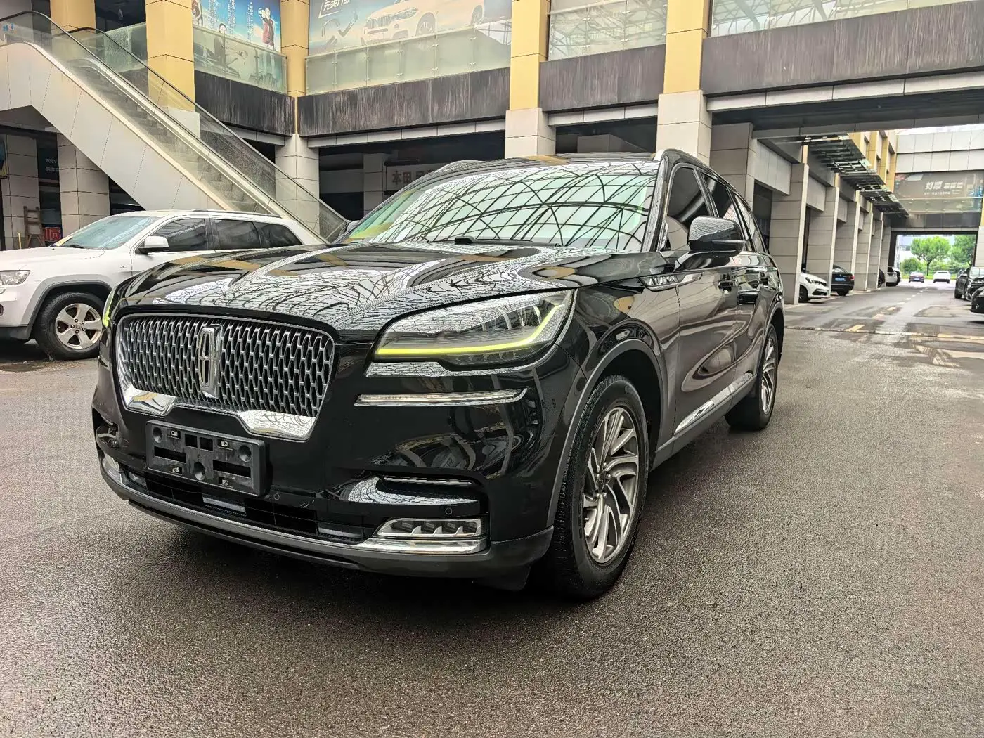 Lincoln Aviator 2020 — Photo 1/14