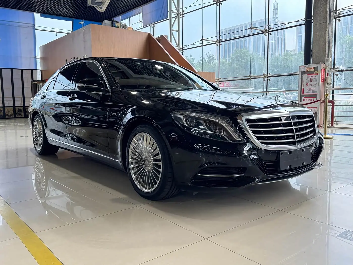 Mercedes-Benz S-Class 2015 — Photo 3/20