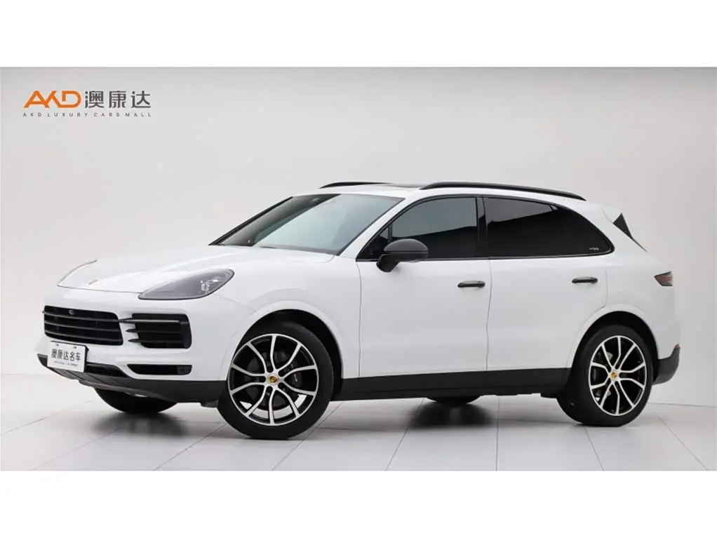 Porsche Cayenne 2019 — Photo 1/10