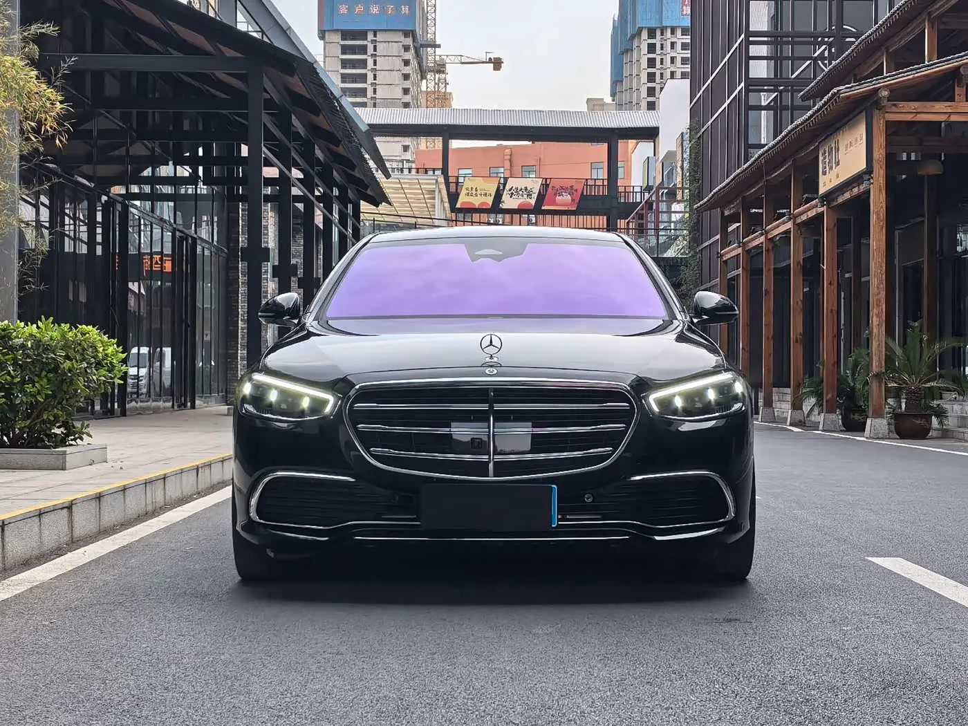 Mercedes-Benz S-Class 2023 — Photo 8/16