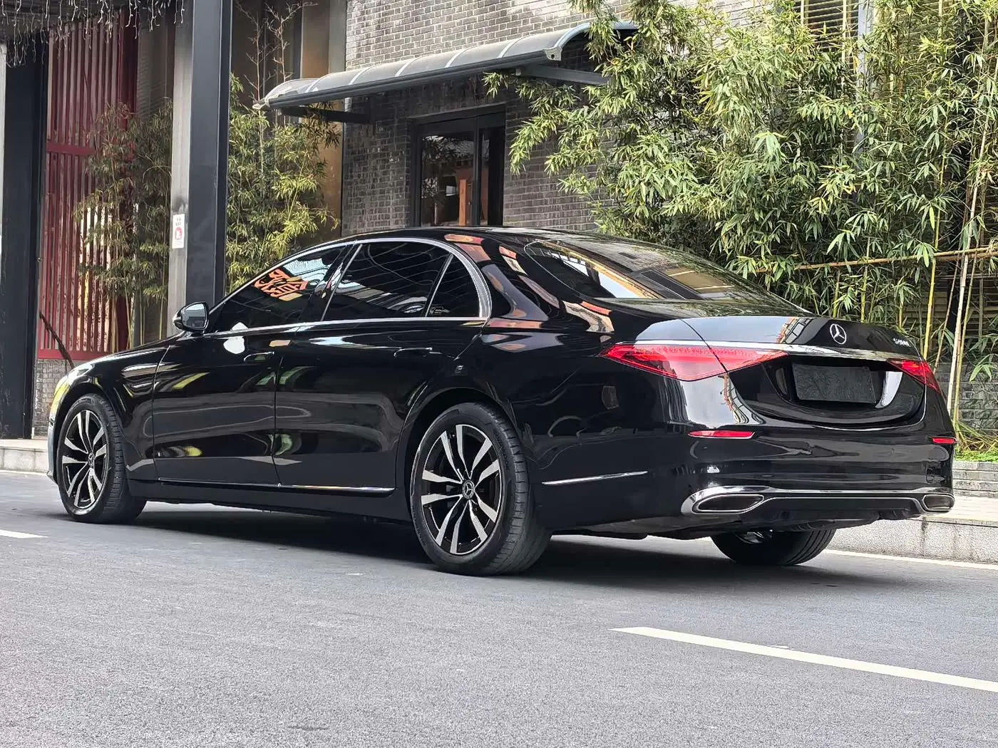 Mercedes-Benz S-Class 2023 — Photo 11/16