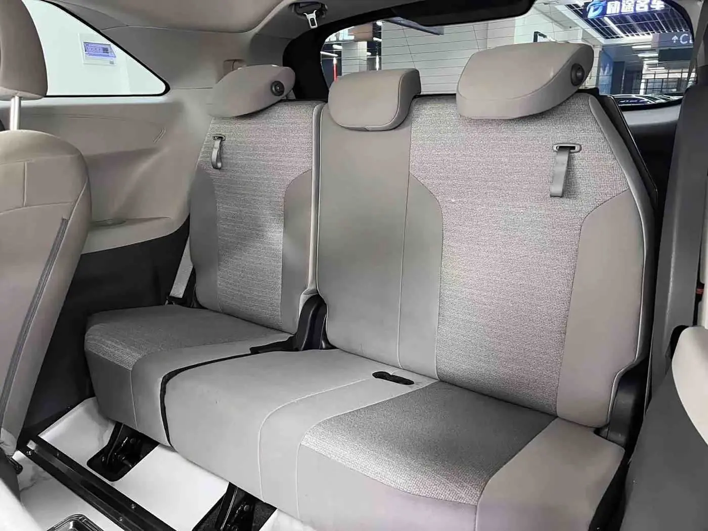 Toyota Sienna 2023 — Photo 10/20