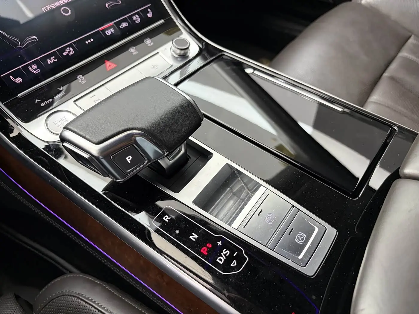 Audi A8 2020 — Фото 10/20