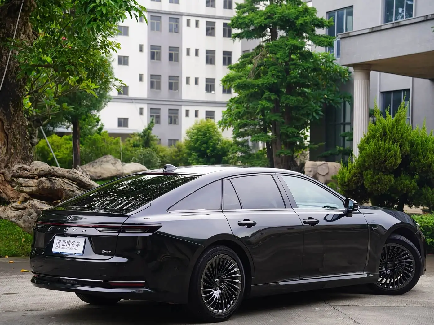 Toyota Crown 2024 — Photo 8/20