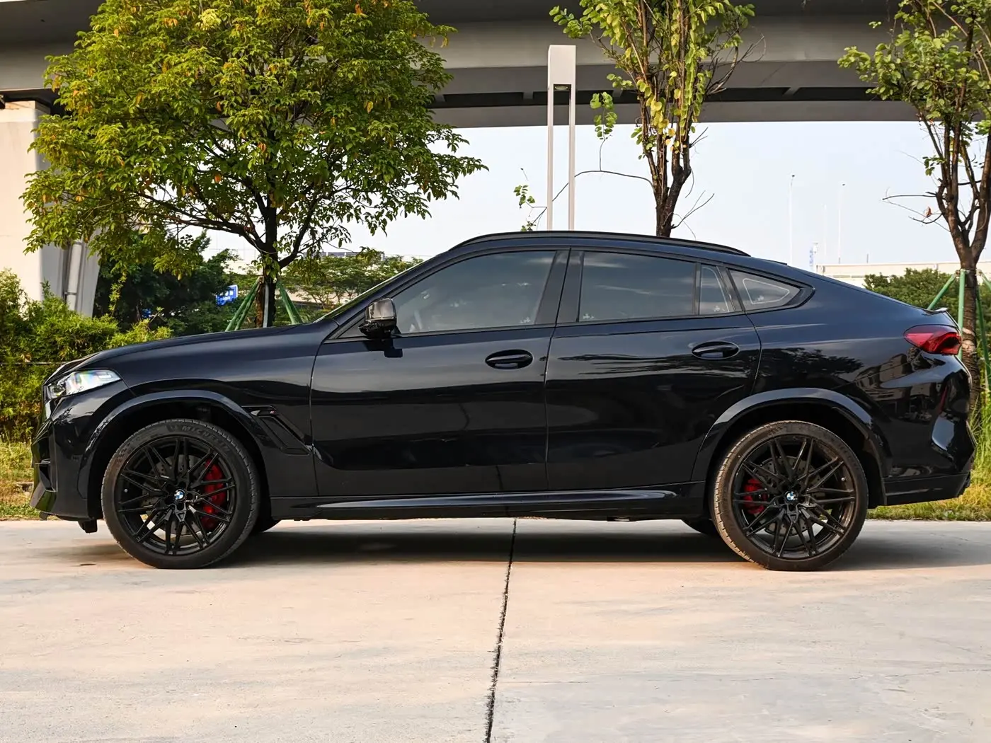 BMW X6 M 2025 — Фото 3/20