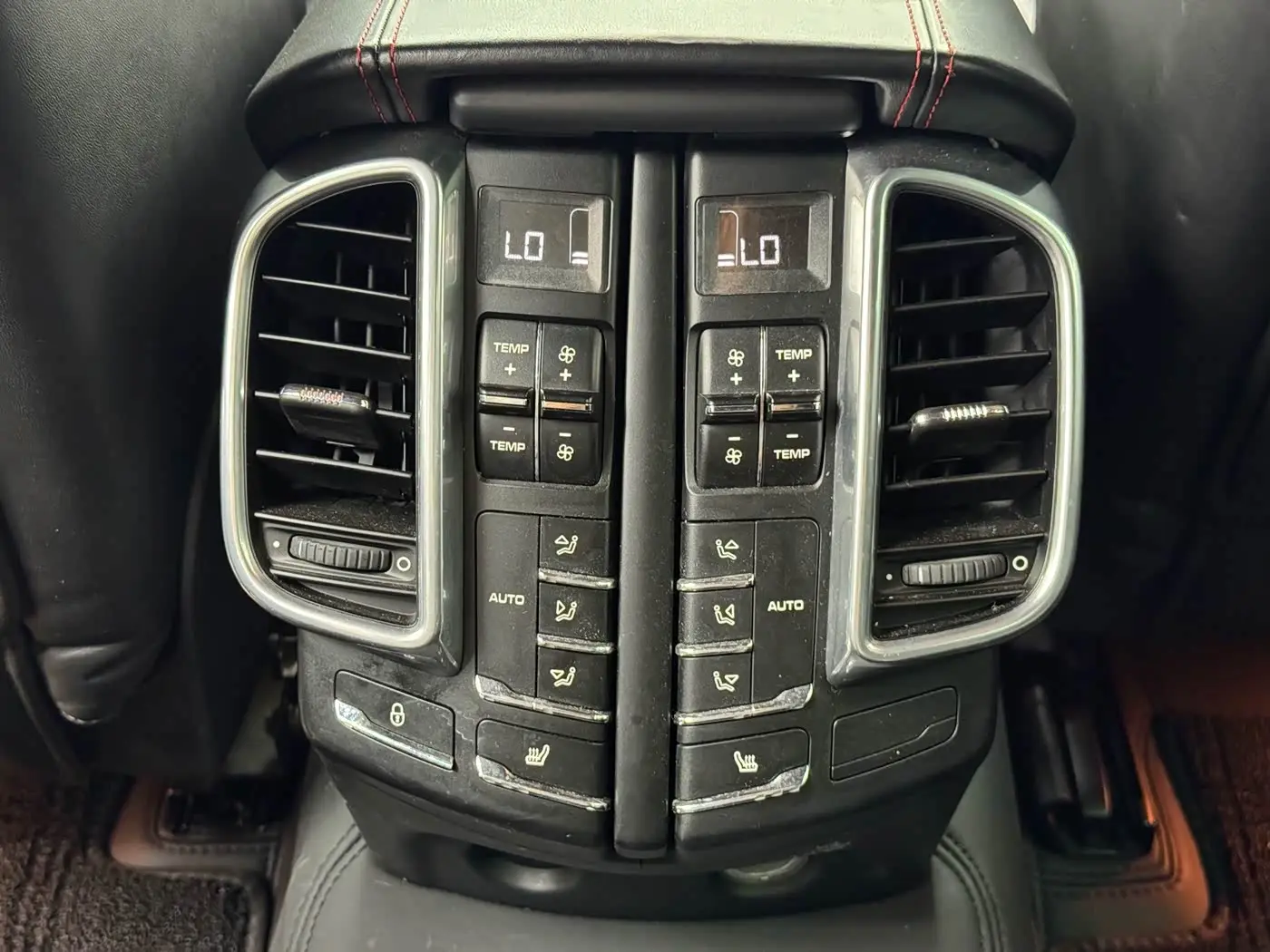 Porsche Cayenne 2012 — Photo 18/20