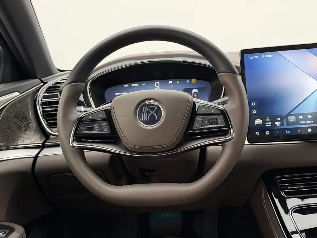 BYD Han 2025 — Photo 15/20