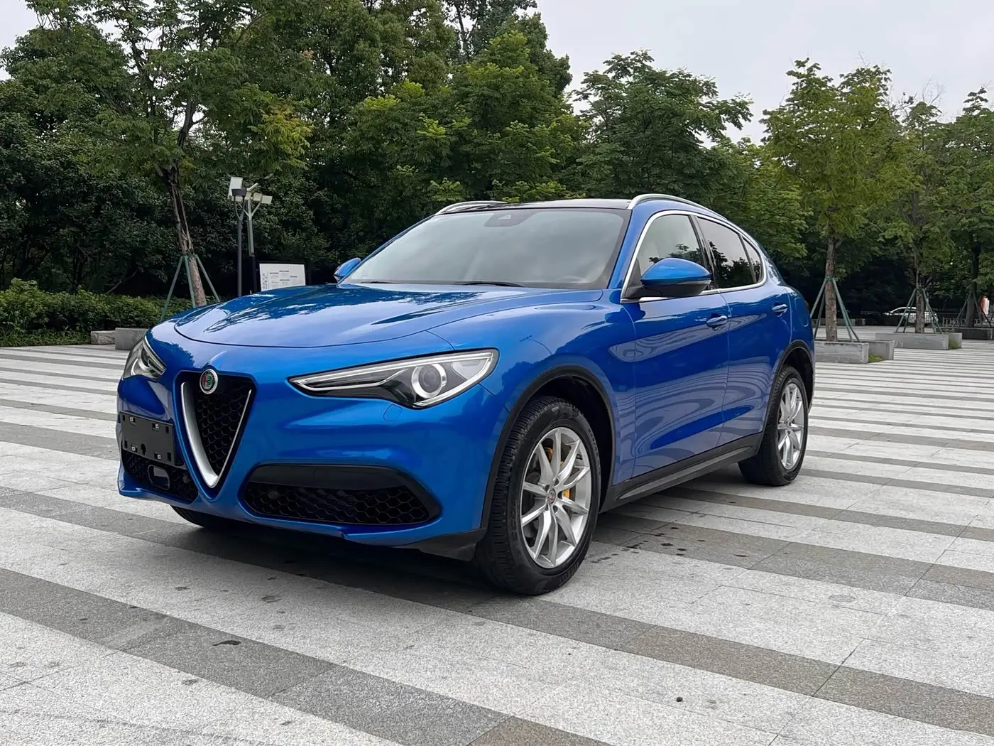 Alfa Romeo Stelvio 2020 — Photo 1/14