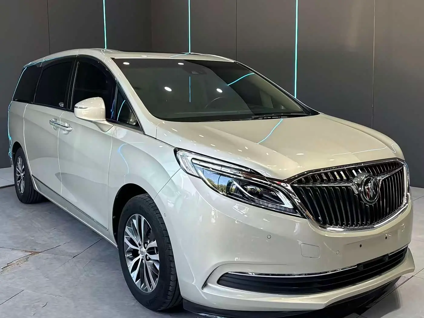 Buick GL8 2019 — Şəkil 3/12