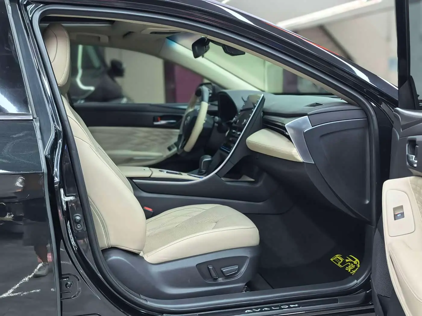 Toyota Avalon 2019 — Şəkil 12/20