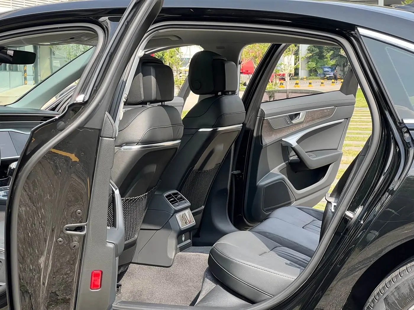 Audi A6L 2022 — Şəkil 12/20