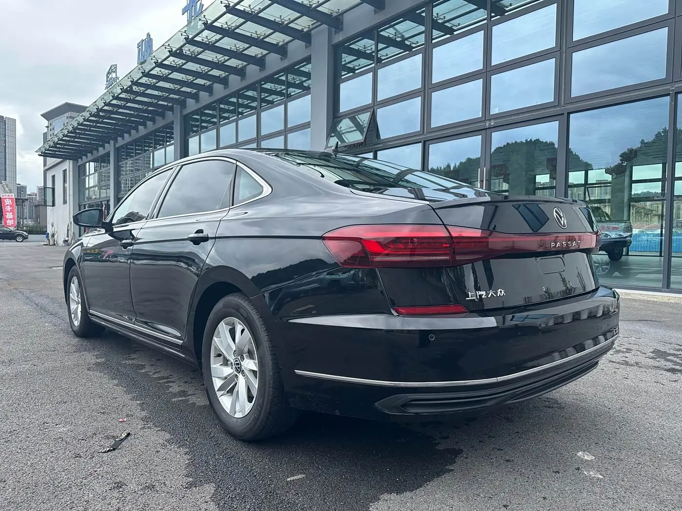 Volkswagen Passat 2025 — Photo 10/17