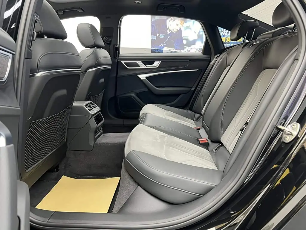 Audi A6L 2025 — Photo 10/20