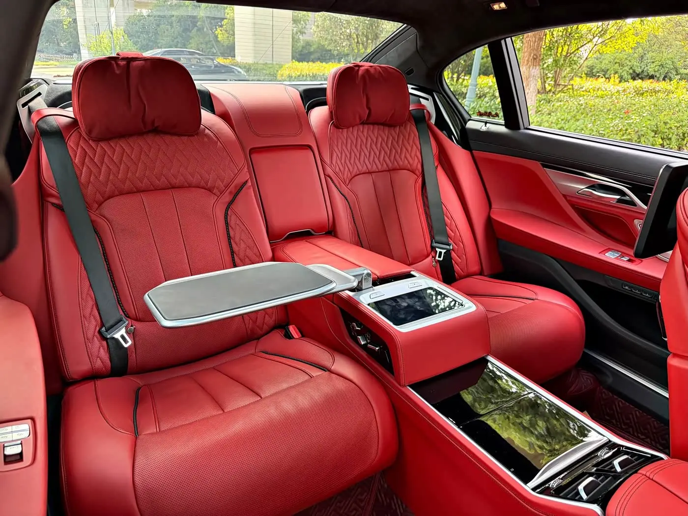 BMW 7 Series 2019 — Photo 15/20