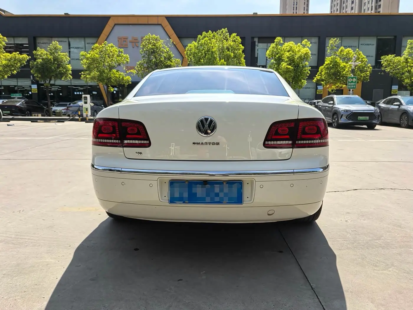 Volkswagen Phaeton 2014 — Photo 5/12