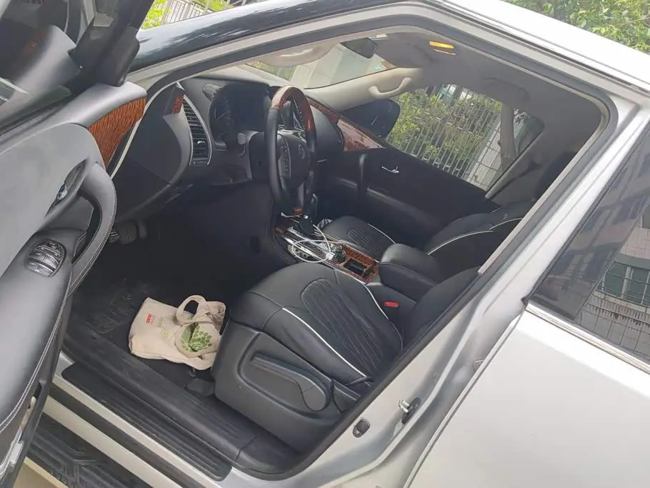 Nissan Patrol 2019 — Photo 9/16