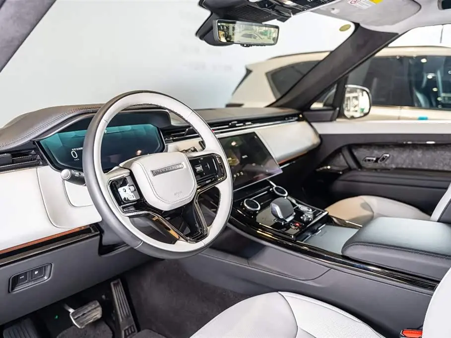 Land Rover Range Rover Sport PHEV 2024 — Фото 6/18
