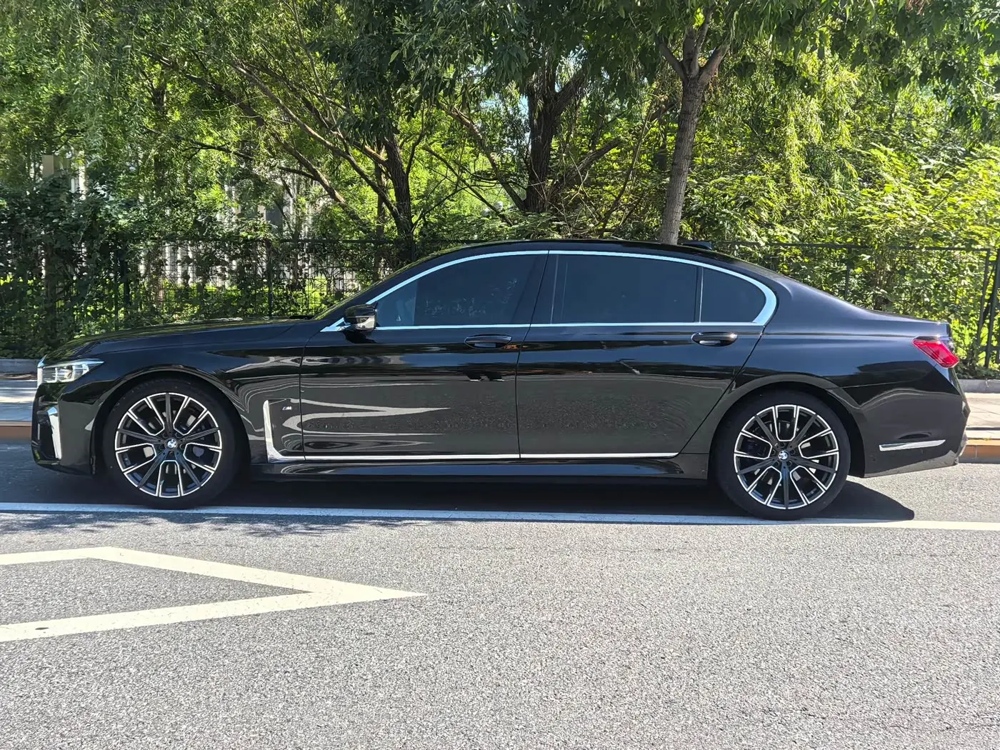 BMW 7 Series 2022 — ფოტო 3/20