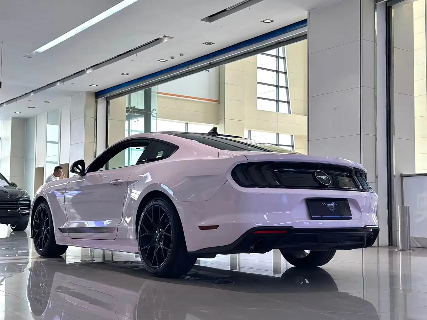 Ford Mustang 2021 — Фото 9/9