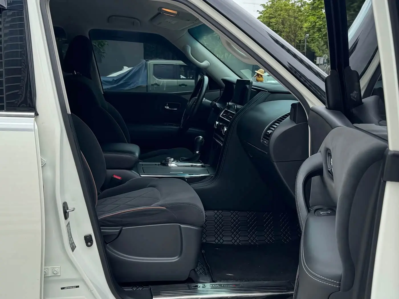 Nissan Patrol 2019 — Фото 14/20