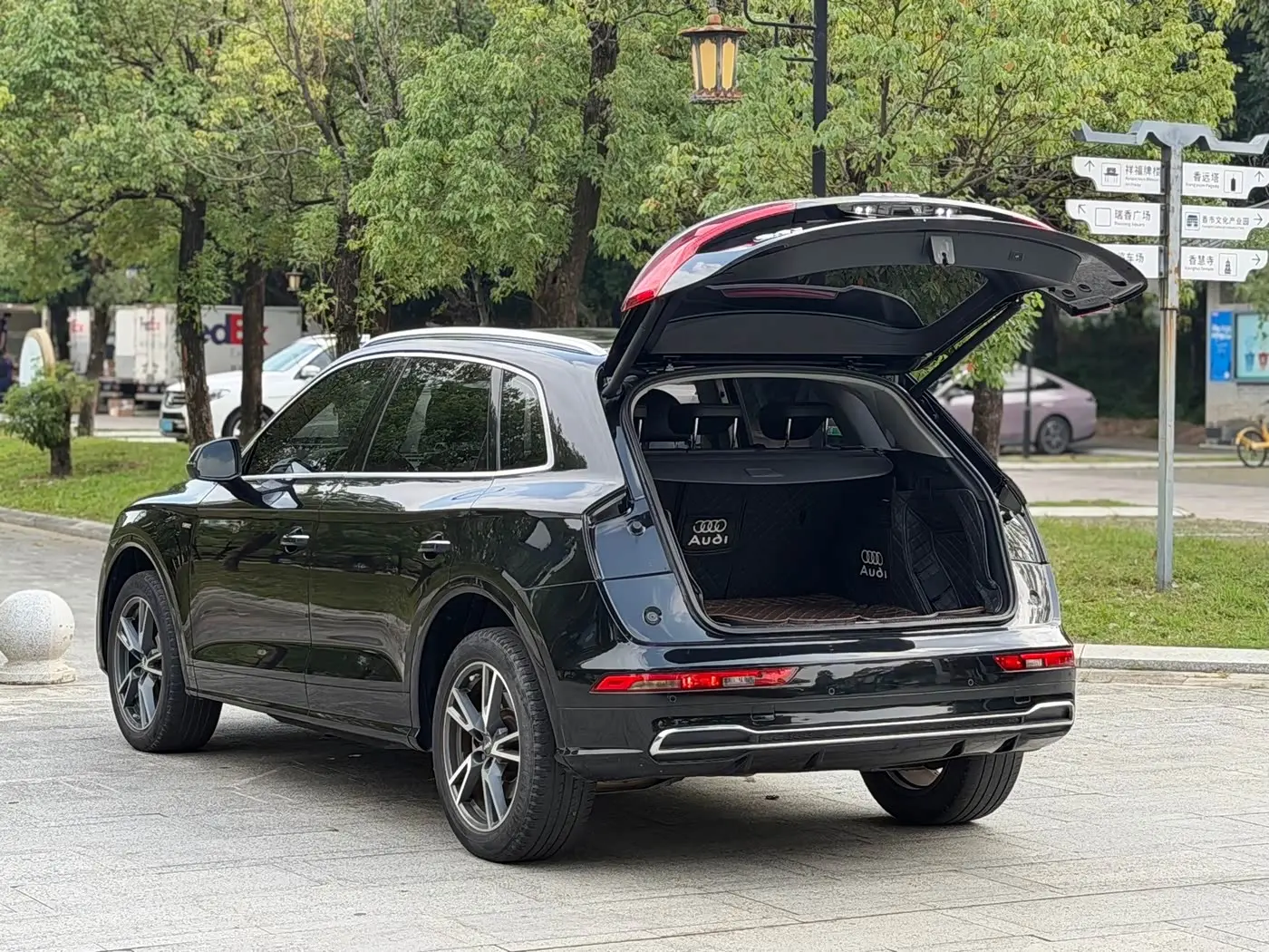 Audi Q5L 2019 — Фото 6/14