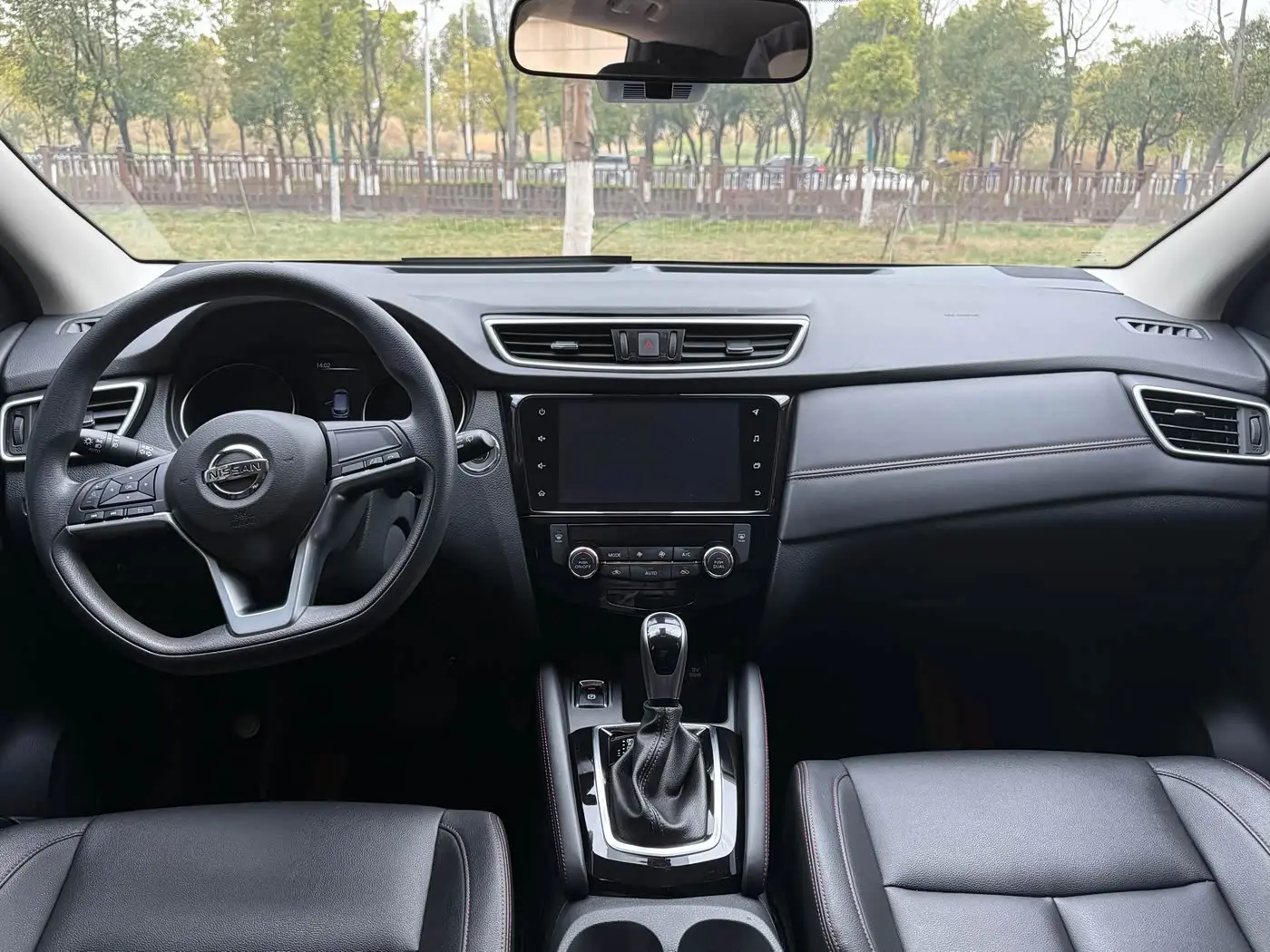 Nissan Qashqai 2023 — ფოტო 7/8