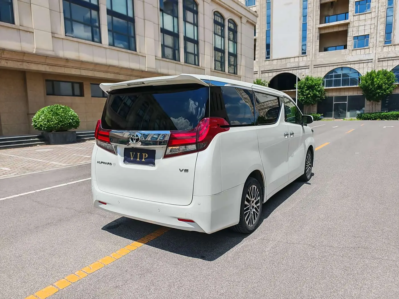 Toyota Alphard 2016 — Şəkil 18/18