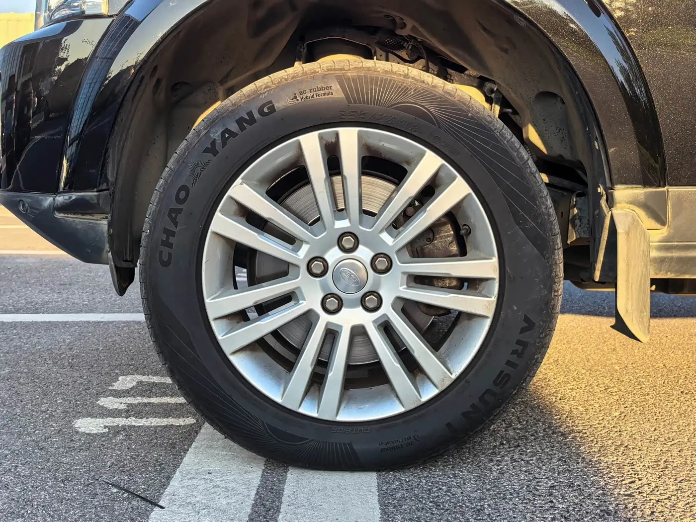 Land Rover Discovery 2014 — Photo 6/16