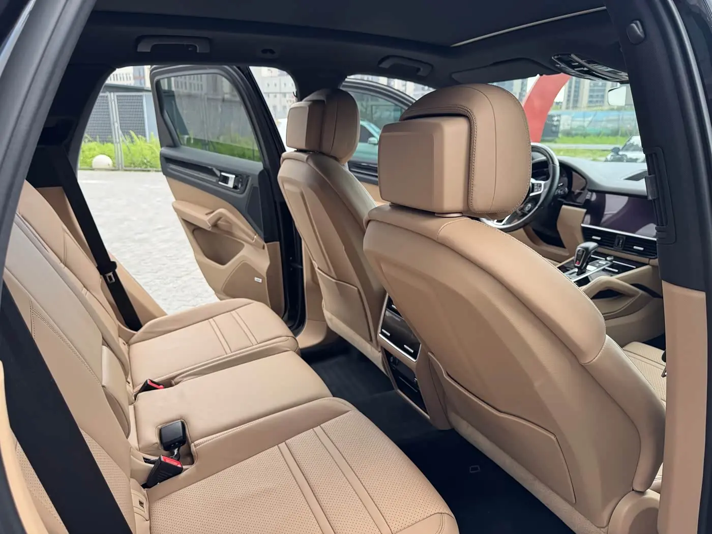 Porsche Cayenne 2018 — Photo 9/15