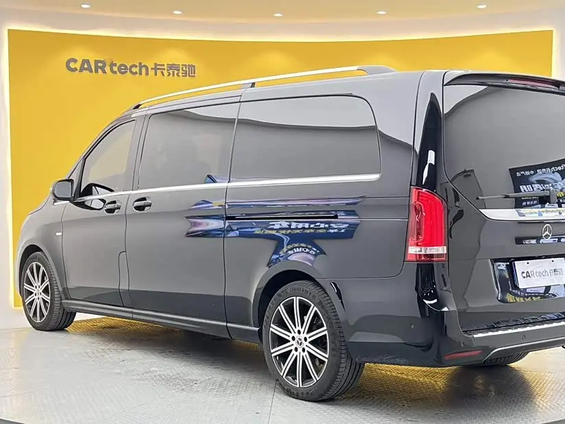 Mercedes-Benz V-Class 2023 — Фото 6/20