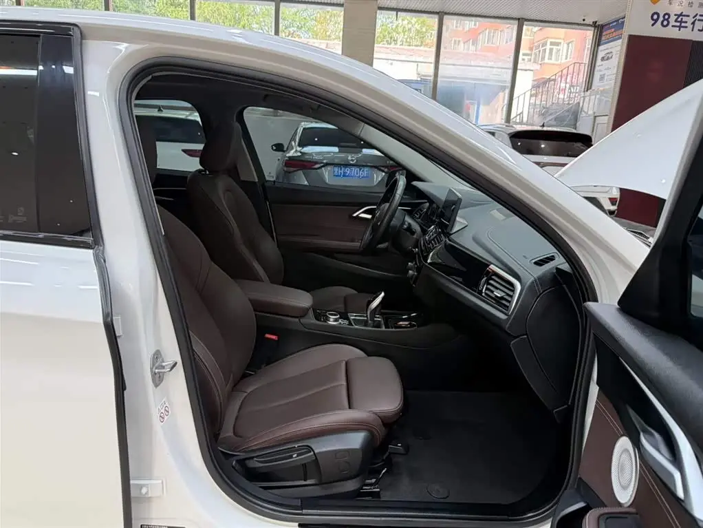 BMW 1 Series 2022 — Photo 20/20