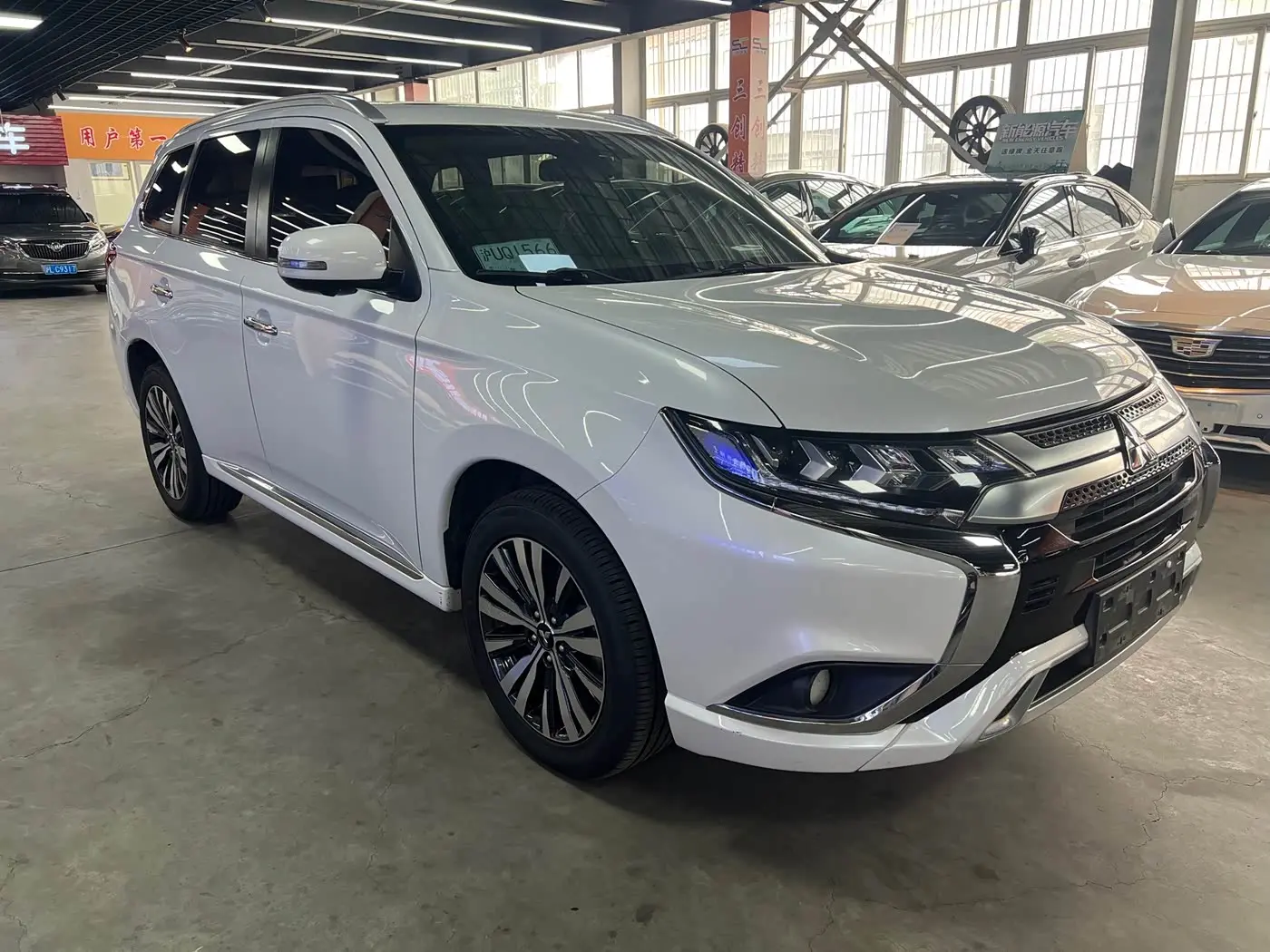 Mitsubishi Outlander 2021 — Şəkil 3/19