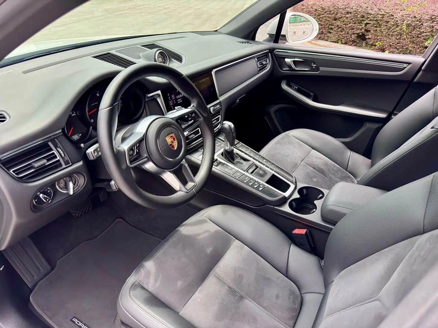 Porsche Macan 2020 — Фото 9/20