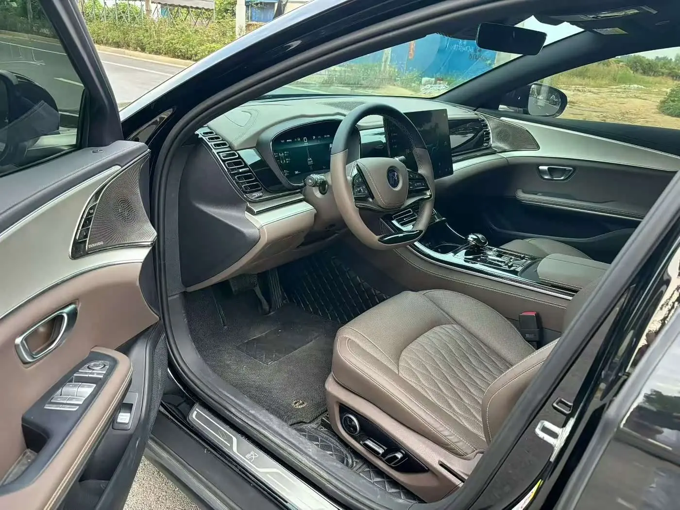BYD Han 2025 — Photo 4/9