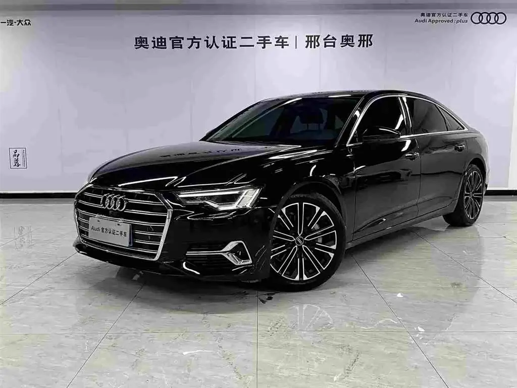 Audi A6L 2023 — Фото 1/18