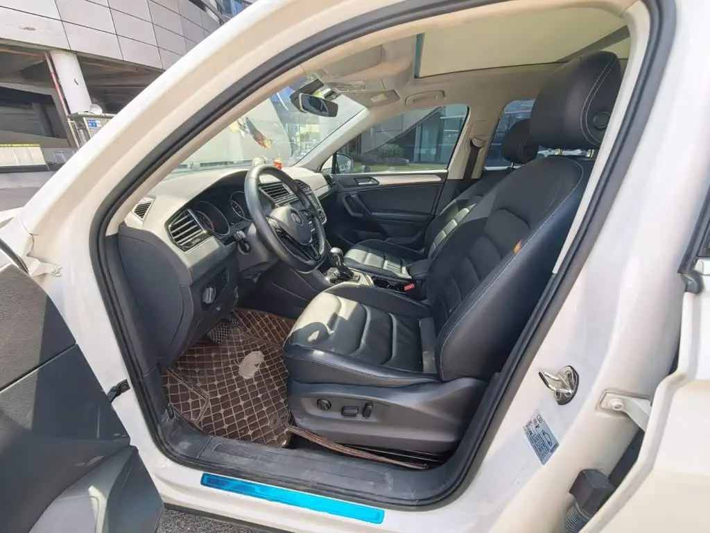 Volkswagen Tiguan L 2018 — Фото 8/12