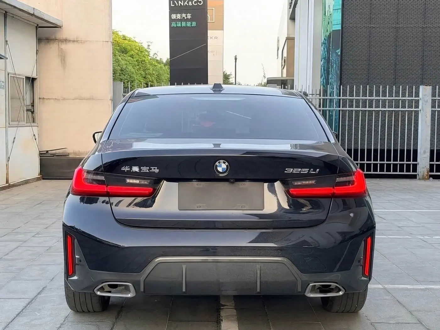 BMW 3 Series 2024 — Photo 4/9