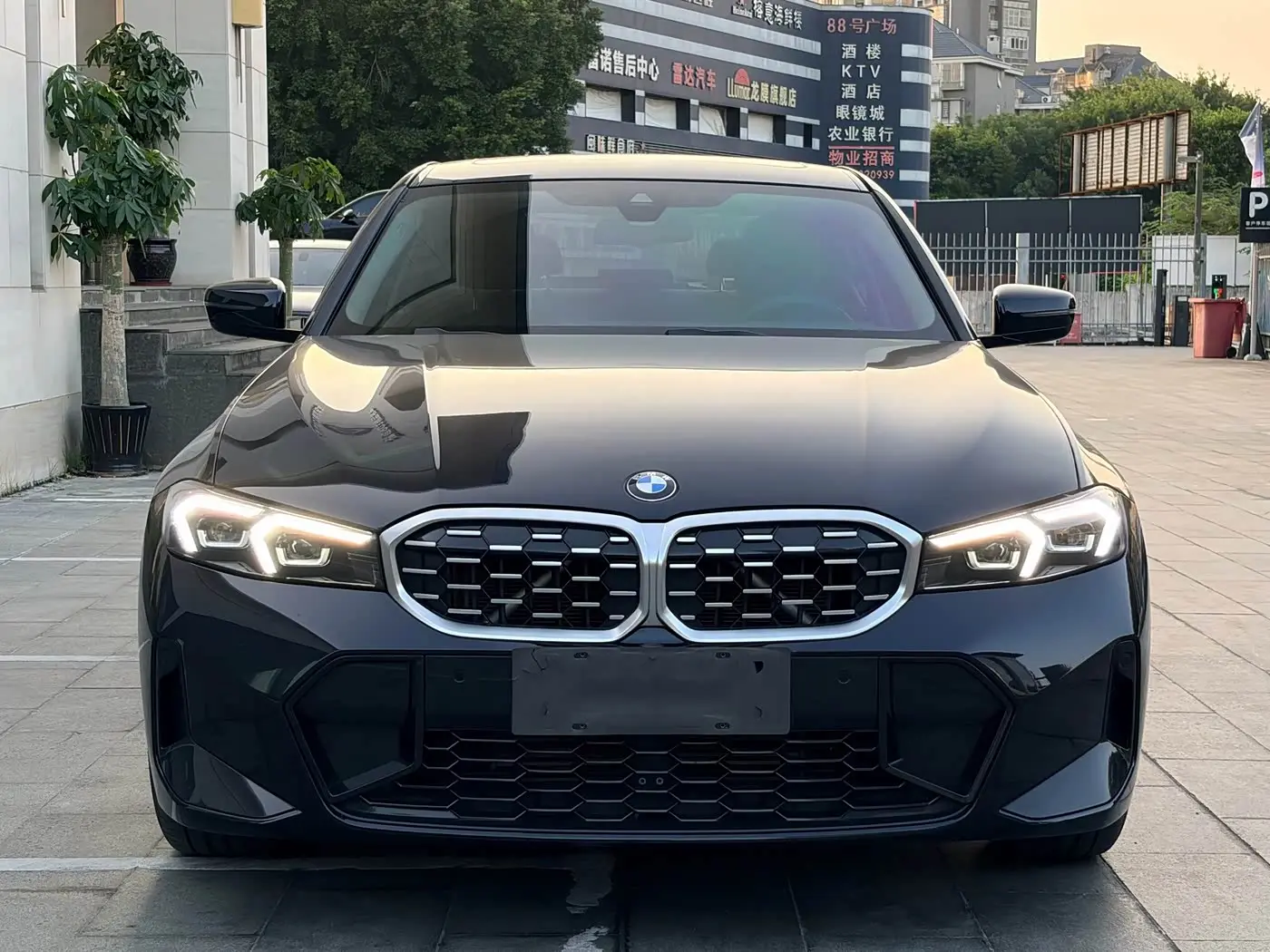 BMW 3 Series 2024 — Photo 2/9