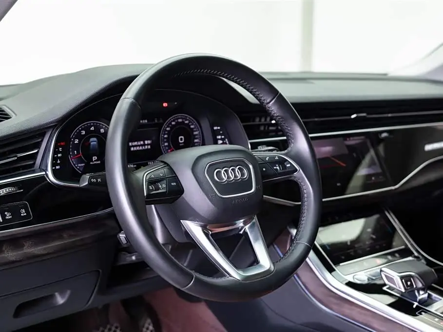 Audi Q7 2020 — Фото 18/20