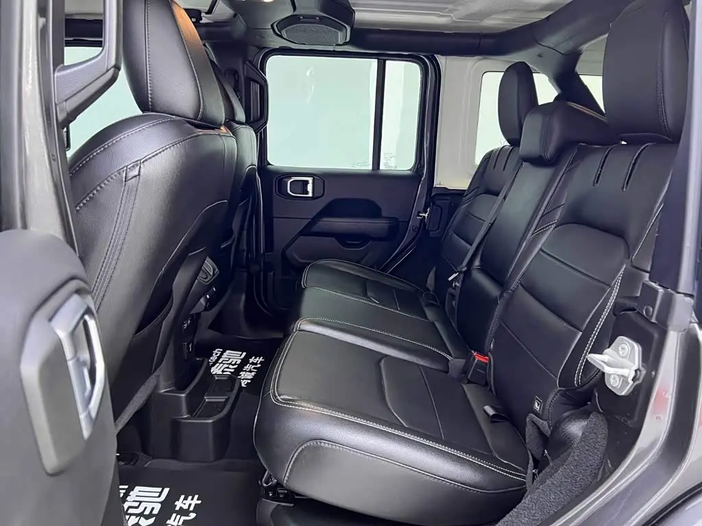 Jeep Wrangler 4xe 2022 — Фото 17/20