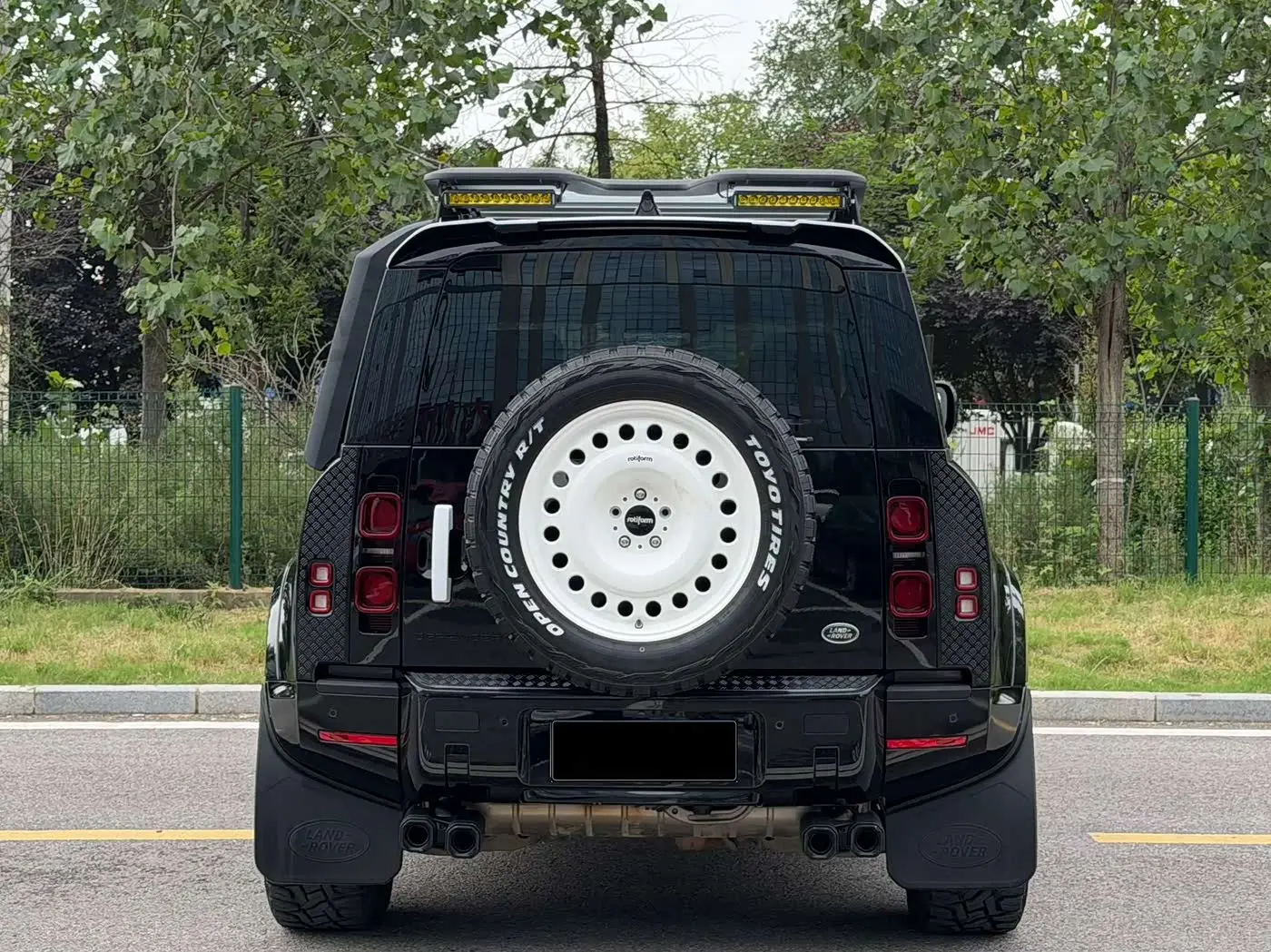 Land Rover Defender 2021 — Photo 20/20
