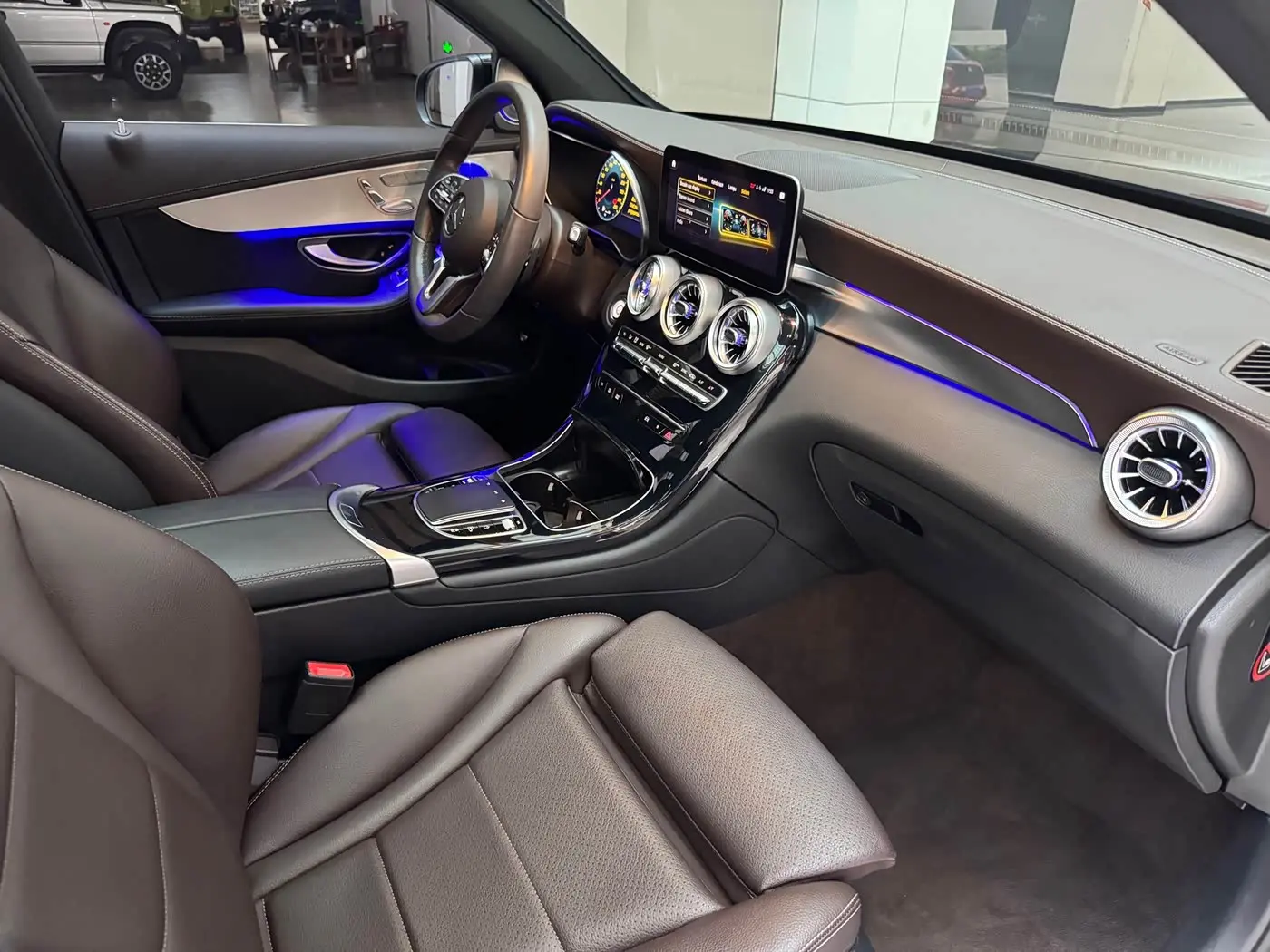 Mercedes-Benz GLC 2022 — Фото 18/20