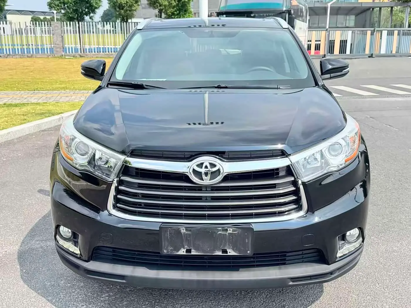 Toyota Highlander 2017 — Фото 2/18